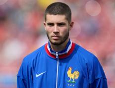 IM体育平台-关于哥伦比亚足球队选手参加慈善跑步的信息