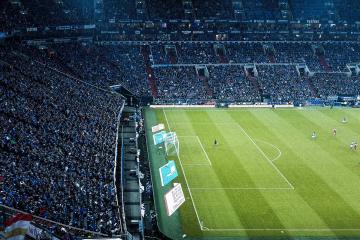 IM体育社区互动入口-雷霆强势晋级，福克斯在季后赛接管比赛，新一代王者的崛起