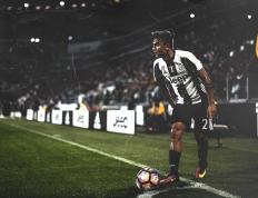 IM体育-英格拉姆关键先生本色尽显，北京队连续得分狂潮压制太阳