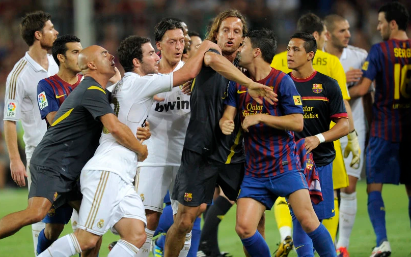 IM体育官方网-西甲巴塞罗那vs皇家马德里豪门对决，梅西会踢出怎样的火花？的简单介绍