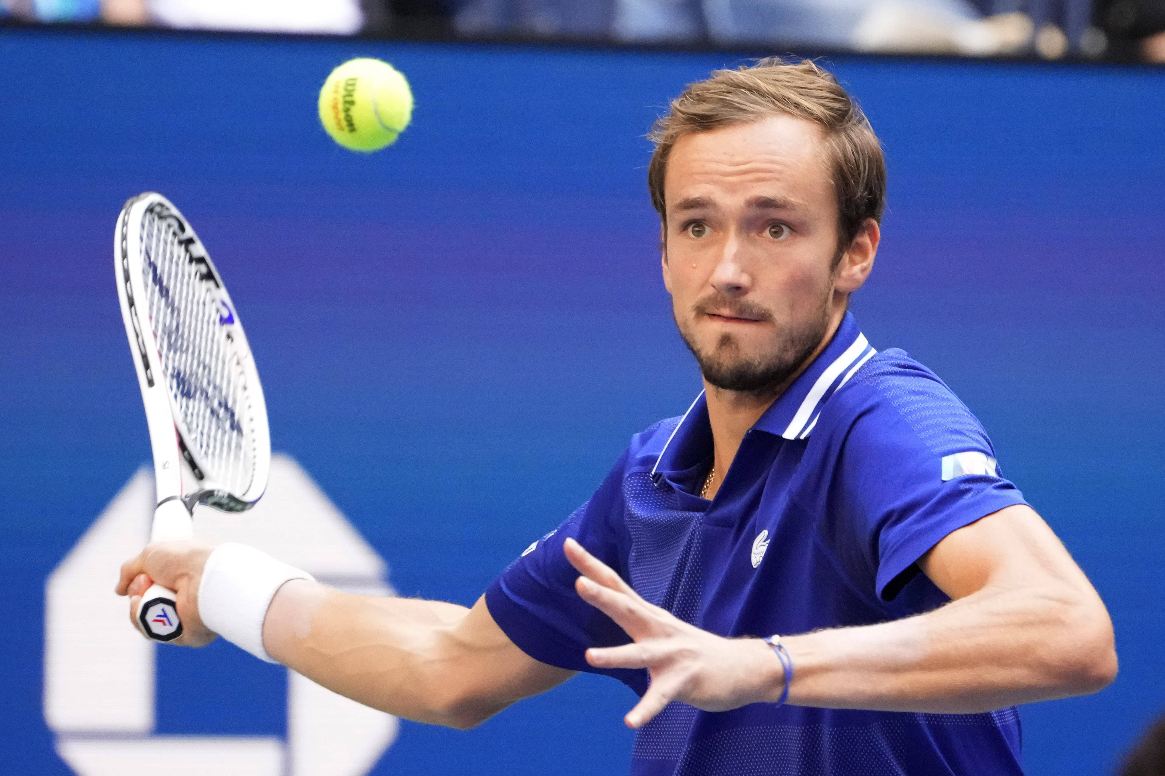 IM体育平台-关于英国网球队绝地反击美国网球队,梅德韦杰夫统治全场的信息