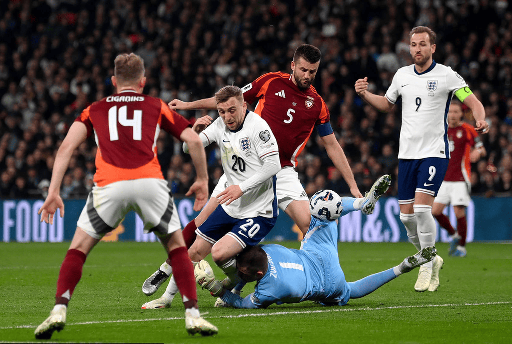 IM体育注册链接-关于英格兰球员精湛表现,率队战胜罗马尼亚,晋级8强的信息