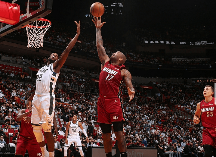 IM体育在线注册-上海队横扫勇士，字母哥点燃赛场