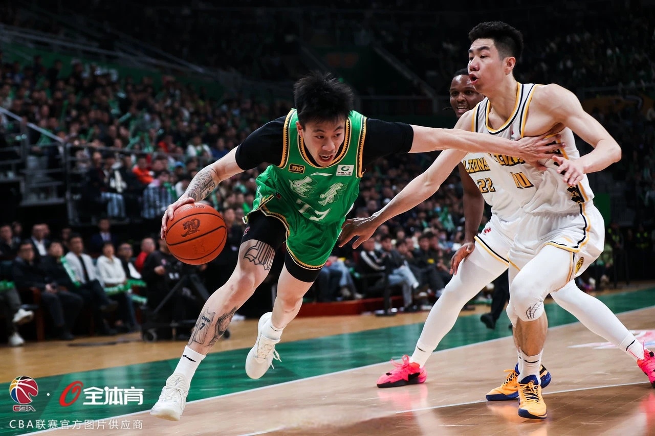 IM体育平台-广东队横扫爵士，张镇麟扛起全队