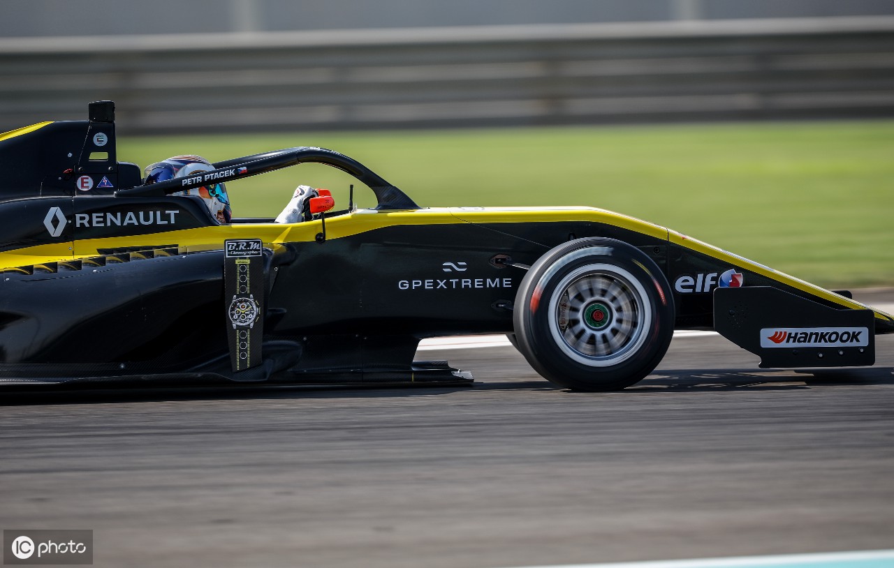 IM体育官网入口-包含雷诺车队完胜红牛二队，拉塞尔状态火热的词条